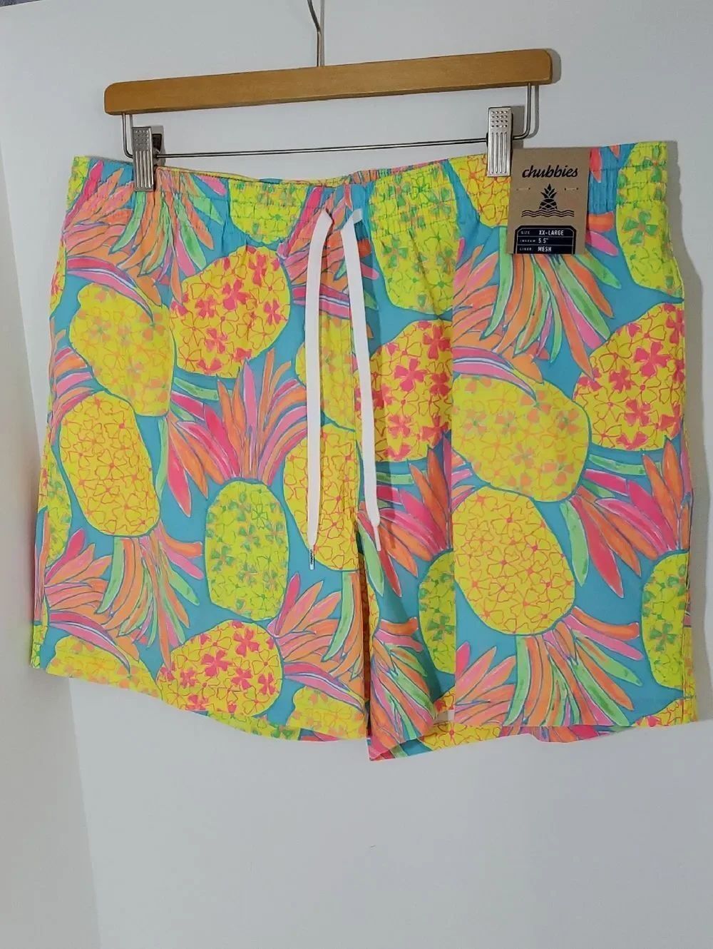 Chubbies The Hooligans 5.5" Classic Swim Trunks Pineapple Print XXL NWT